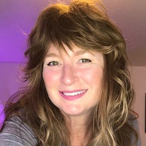 Meet your Posher, Deena